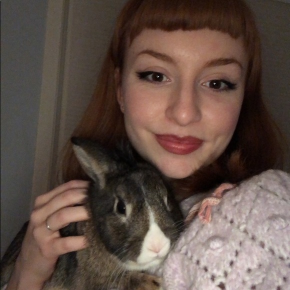 Meet your Posher, Claire - Picture 1 of 1